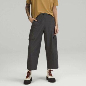 Lululemon Light Utilitech Cargo Pocket High-Rise Crop Pant Graphite Grey Size 28